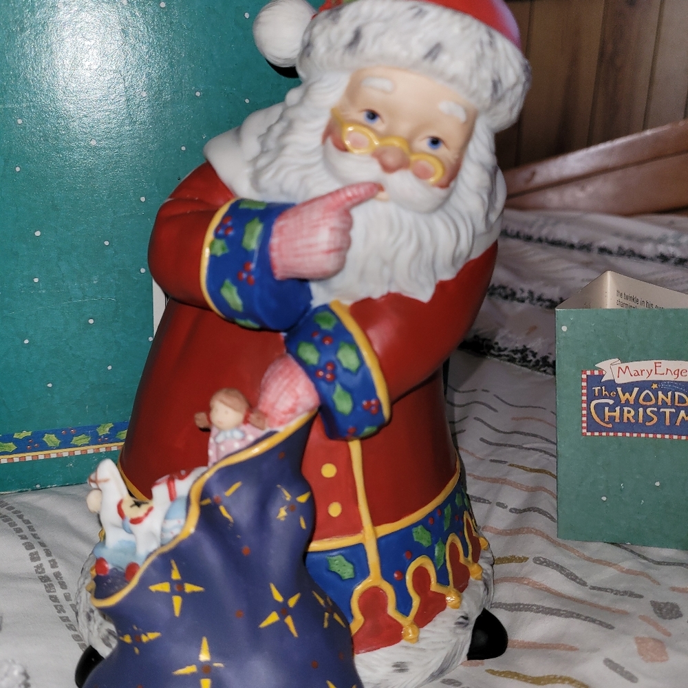 "THE WONDER OF CHRISTMAS " MARY  ENGELBREIT 1992 HALLMARK SANTA  FUGURINE